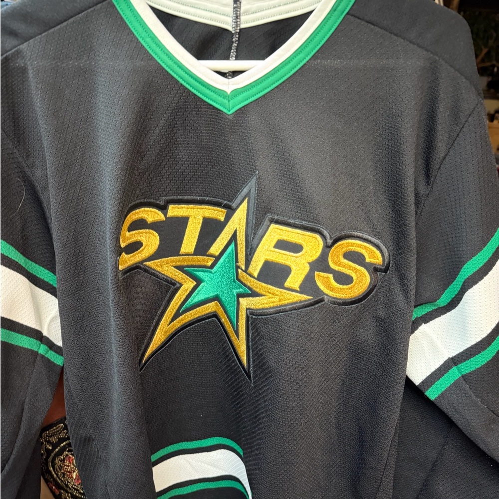Dallas Stars hockey jersey, Vintage CCM Men’s Small Black.